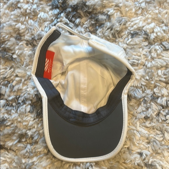 NWT NEVER WORN Selkirk core hat White with Velcro adjusting - Picture 3 of 3